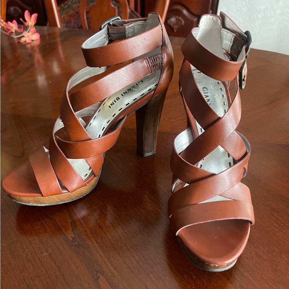 Gianni Bini Platform Heels